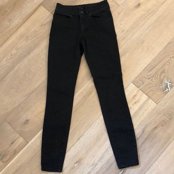 Mossimo Black High Rise Skinny Jean (0) - Picture 1 of 5